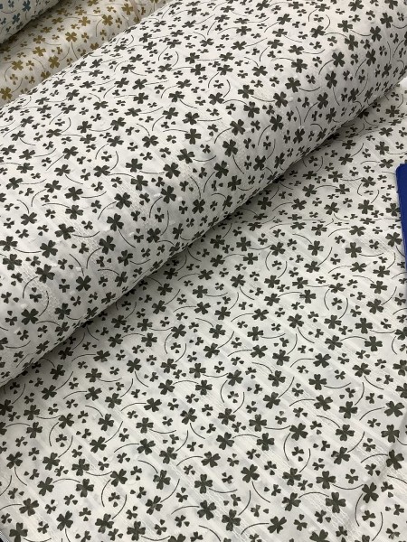 20786 100% Cotton Green Clover Print