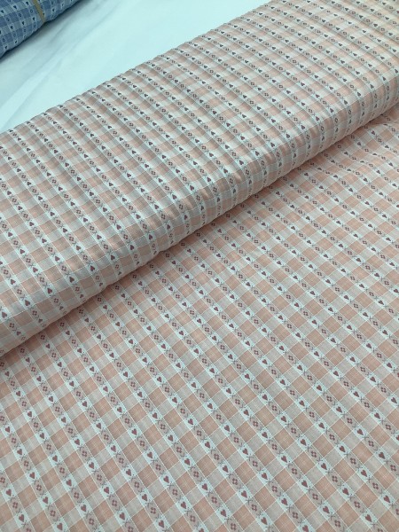 20853 50% Cotton 50% Poly Pink Heart Gingham