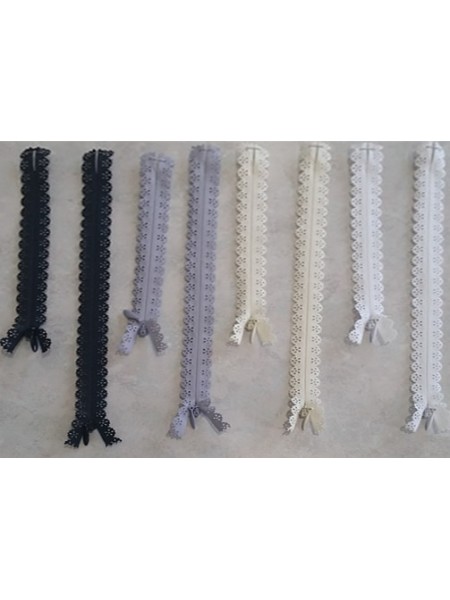 Decorative Zipper with Daisy Tape